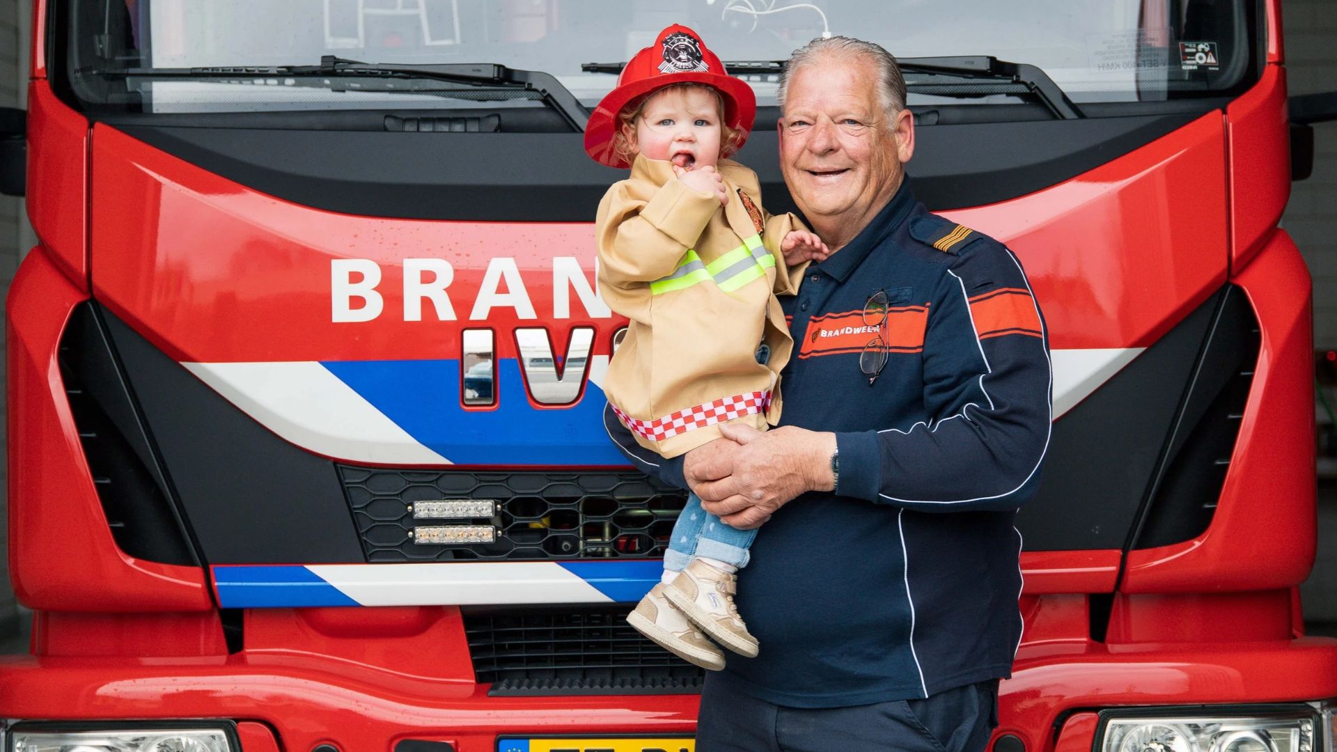Jos uit Delden met kleindochter